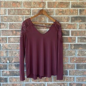 American Eagle lace shirt 😍